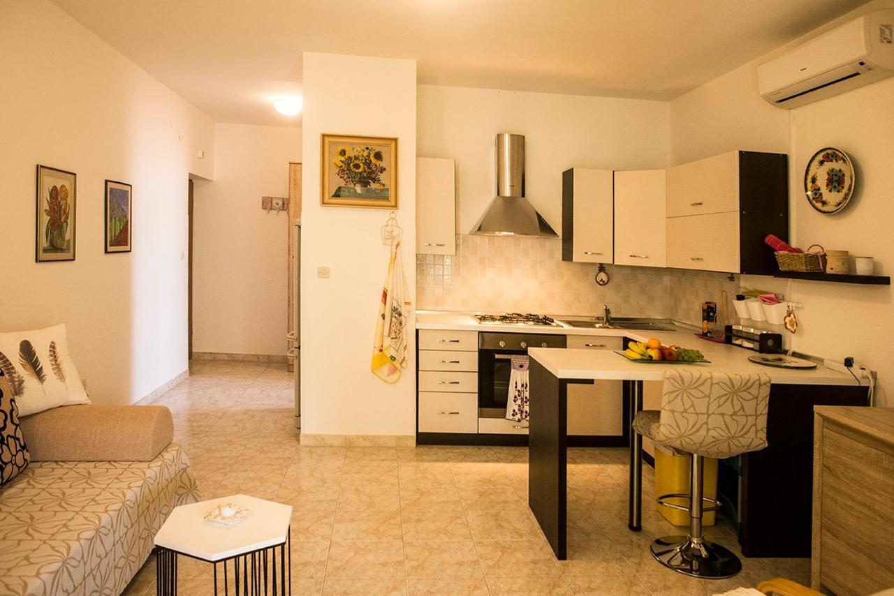 Apartment Lori Fažana Exterior foto
