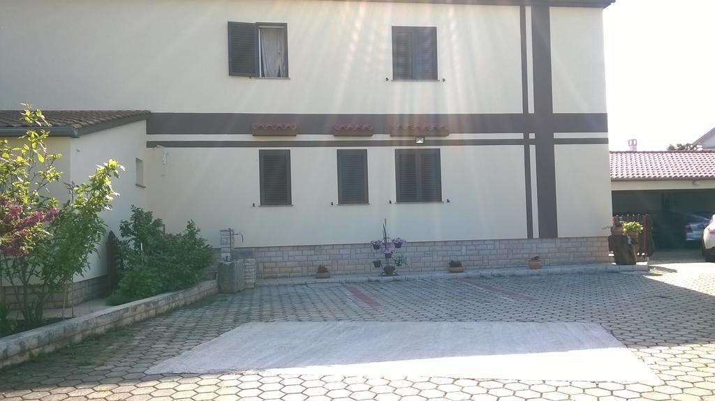 Apartment Lori Fažana Exterior foto